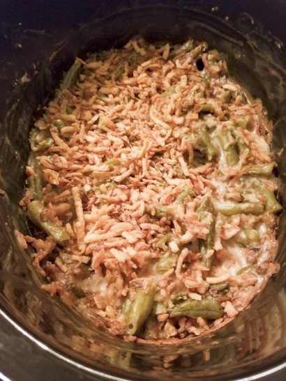 https://tastykitchen.com/recipes/wp-content/uploads/sites/2/2019/11/Crock-pot-green-bean-casserole-1-410x547.jpg