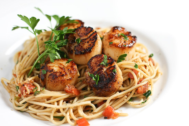 Tasty Kitchen Blog: Scallops and Pasta. Guest post by Jaden Hair of Steamy Kitchen.