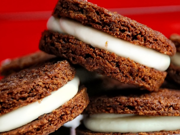 Tasty Kitchen Blog: Meet Heather of Multiply Delicious (Gingerbread Cookie Sandwiches)