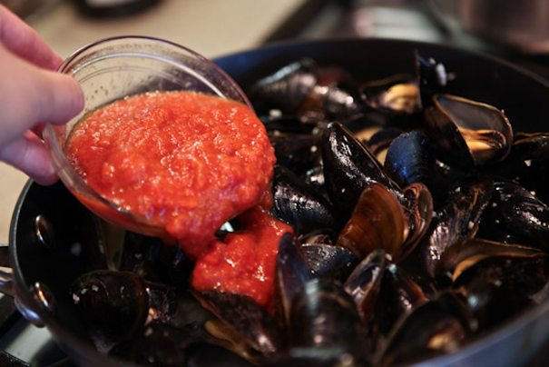 Tasty Kitchen Blog: 15-Minute Mussels. Guest post by Jaden Hair of Steamy Kitchen.