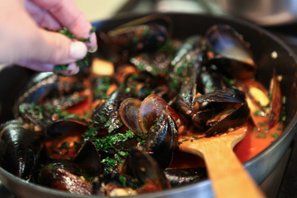 Tasty Kitchen Blog: 15-Minute Mussels. Guest post by Jaden Hair of Steamy Kitchen.