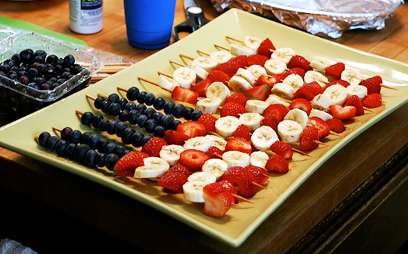Tasty Kitchen Blog: Flag Day! Guest post by Jaden Hair of Steamy Kitchen (Fruit Flag for 4th of July, from Randy Son of Robert)