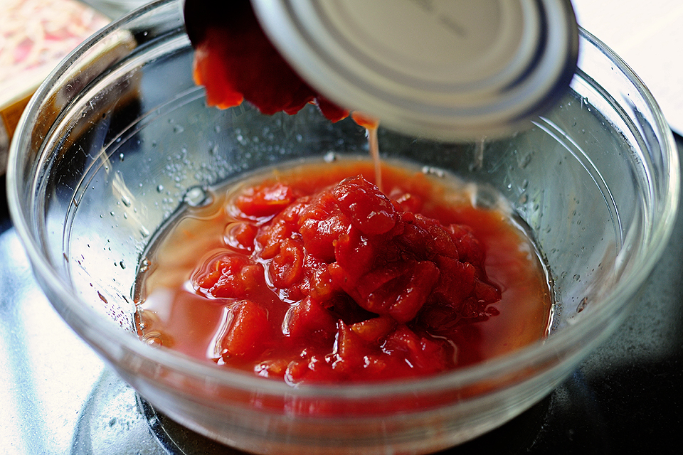 Tasty Kitchen Blog: Bacon Tomato Capellini. Guest post by Amy Johnson of She Wears Many Hats, recipe submitted by TK member PlanoSheila (sheilajfoster).