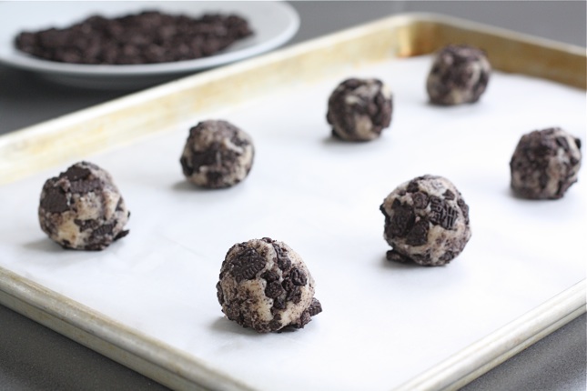 Tasty Kitchen Blog: Oreo Cheesecake Cookies. Guest post by Maria Lichty of Two Peas and Their Pod, recipe submitted by TK member Heather of Multiply Delicious.
