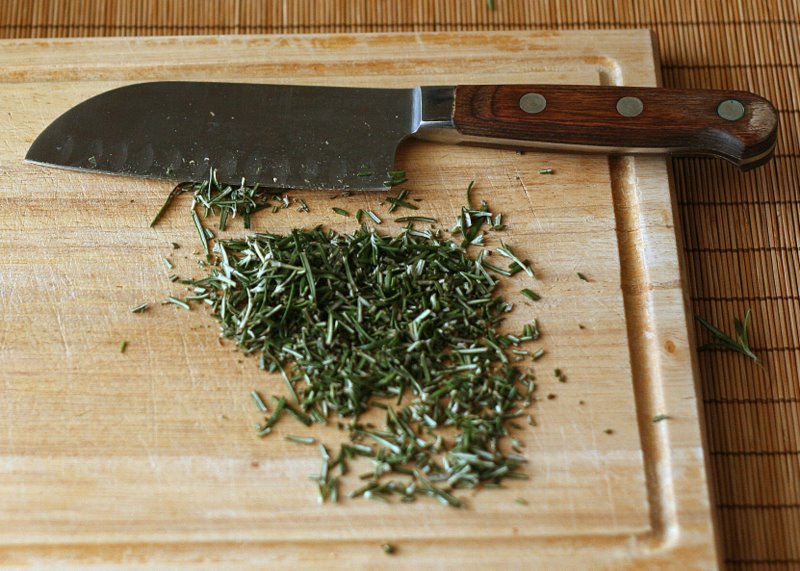 Tasty Kitchen Blog: Bakery Style Rosemary Flatbread. Guest post by Natalie Perry of Perry's Plate, recipe submitted by TK member culinarycapers.