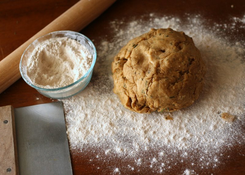 Tasty Kitchen Blog: Bakery Style Rosemary Flatbread. Guest post by Natalie Perry of Perry's Plate, recipe submitted by TK member culinarycapers.