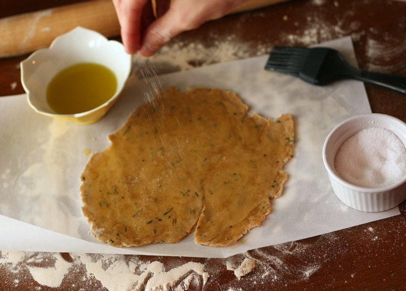 Tasty Kitchen Blog: Bakery Style Rosemary Flatbread. Guest post by Natalie Perry of Perry's Plate, recipe submitted by TK member culinarycapers.