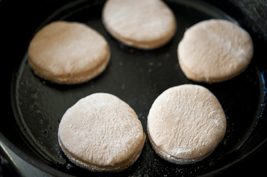 https://tastykitchen.com/wp-content/uploads/2011/01/TK-Blog-English-Muffins-19.jpg