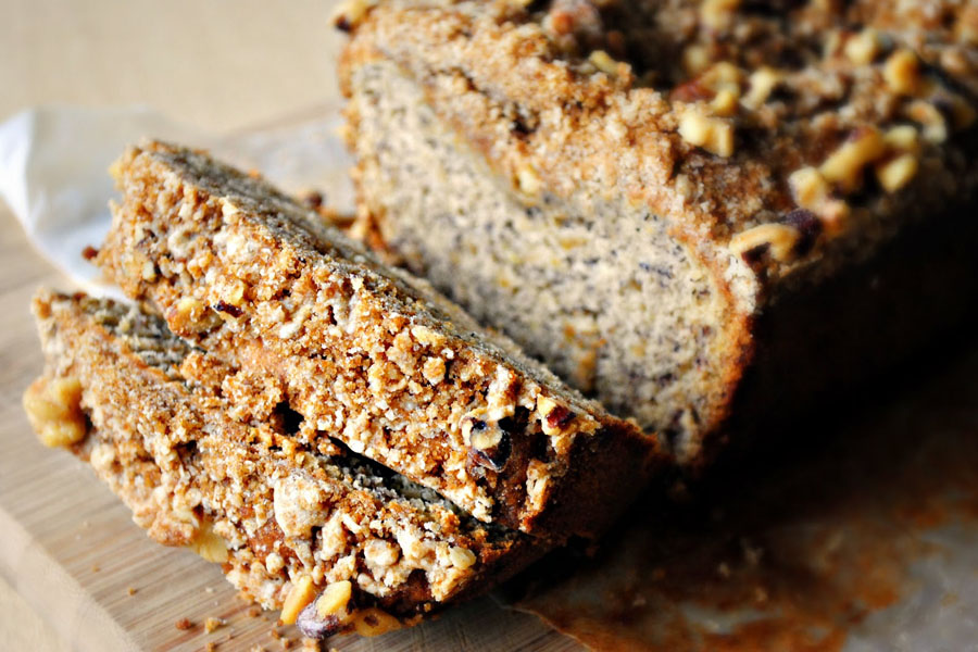 Tasty Kitchen Blog: Looks Delicious! (Banana Bread with Streusel Topping, recipe submitted by Laurie McNamara of Simply Scratch.