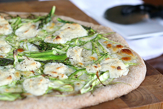 Tasty Kitchen Blog: Shaved Asparagus Pizza. Guest post by Natalie Perry of Perry's Plate, recipe submitted by TK member keeperrox.