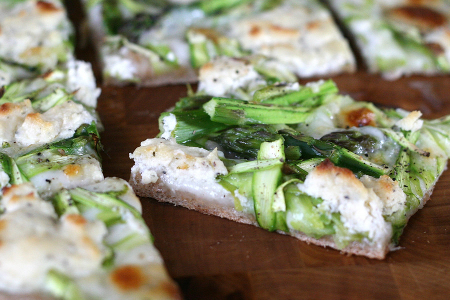 Tasty Kitchen Blog: Shaved Asparagus Pizza. Guest post by Natalie Perry of Perry's Plate, recipe submitted by TK member keeperrox.