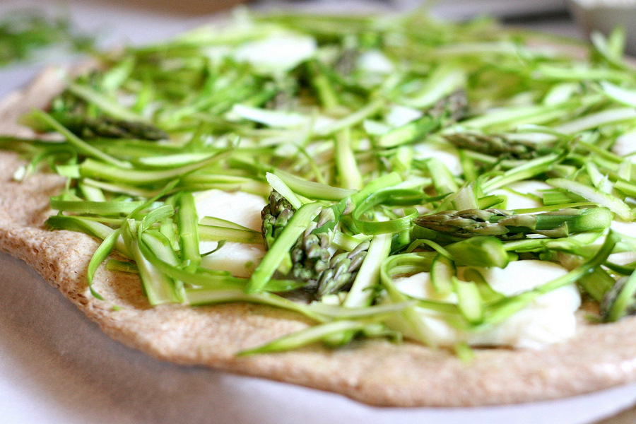 Tasty Kitchen Blog: Shaved Asparagus Pizza. Guest post by Natalie Perry of Perry's Plate, recipe submitted by TK member keeperrox.