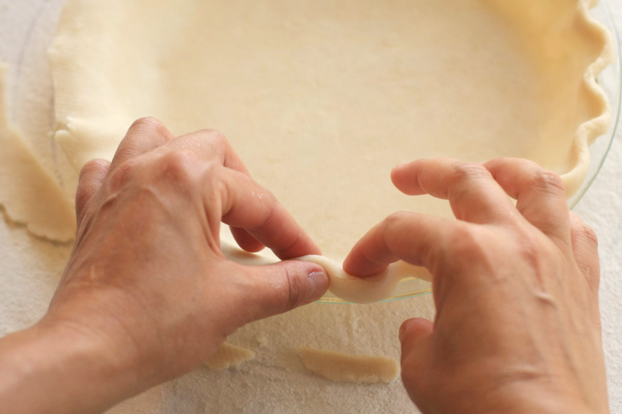 Tasty Kitchen Blog Pie Crust Tutorial. Guest post and recipe from Calli Taylor of Make It Do.