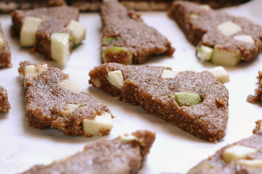 Tasty Kitchen Blog: Gluten-Free Apple, Ginger and Spice Scones. Guest post by Natalie Perry of Perry's Plate, recipe submitted by TK member Jenni Hulet of The Urban Poser.