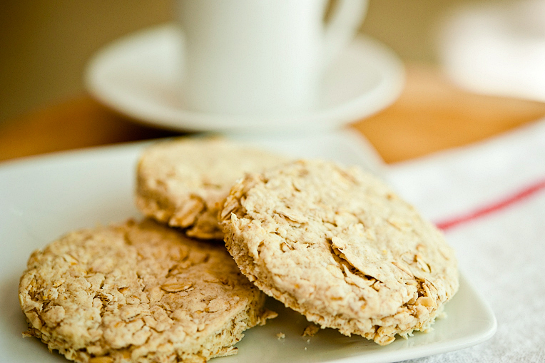 Tasty Kitchen Blog: Scottish Oat Cakes. Guest post by Georgia Pellegrini, recipe submitted by TK member Movita Beaucoup.