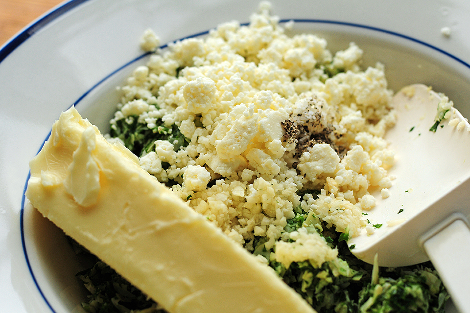 Tasty Kitchen Blog: Artichoke Feta Garlic Bread. Guest post by Amy Johnson of She Wears Many Hats, recipe submitted by TK member Traci of Lotta Madness.