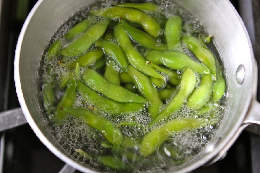 Tasty Kitchen Blog: Spinach and Edamame Salad. Guest post by Maria Lichty of Two Peas and Their Pod, recipe submitted by TK member Bev Weidner of Bev Cooks.