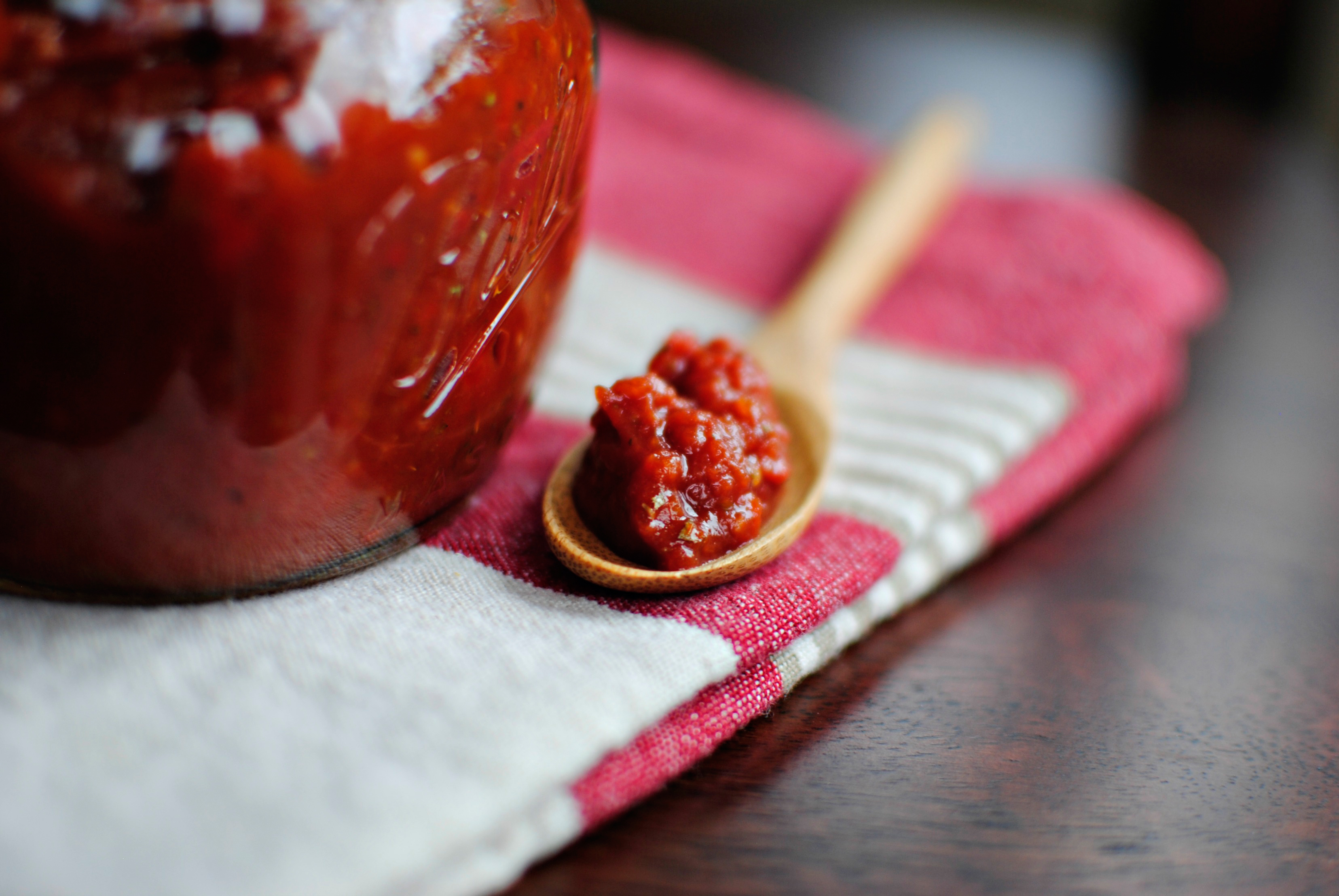 Tasty Kitchen Blog: Roasted Red Pepper Pizza Sauce. Guest post by Laurie McNamara of Simply Scratch, recipe submitted by TK member Leanne.