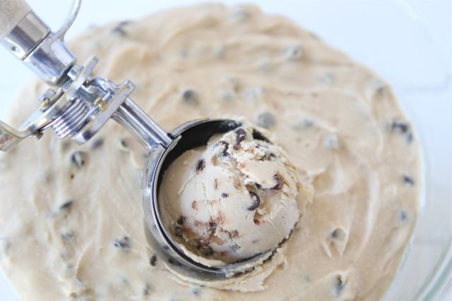 Tasty Kitchen Blog: Chocolate Chunk Cookie Dough Frozen Yogurt. Guest post by Maria Lichty of Two Peas and Their Pod, recipe submitted by TK member Anna of Crunchy Creamy Sweet.