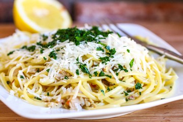 Tasty Kitchen Blog: Linguine and Clam Sauce. Guest post and recipe submitted by Jenna Weber of Eat, Live, Run.