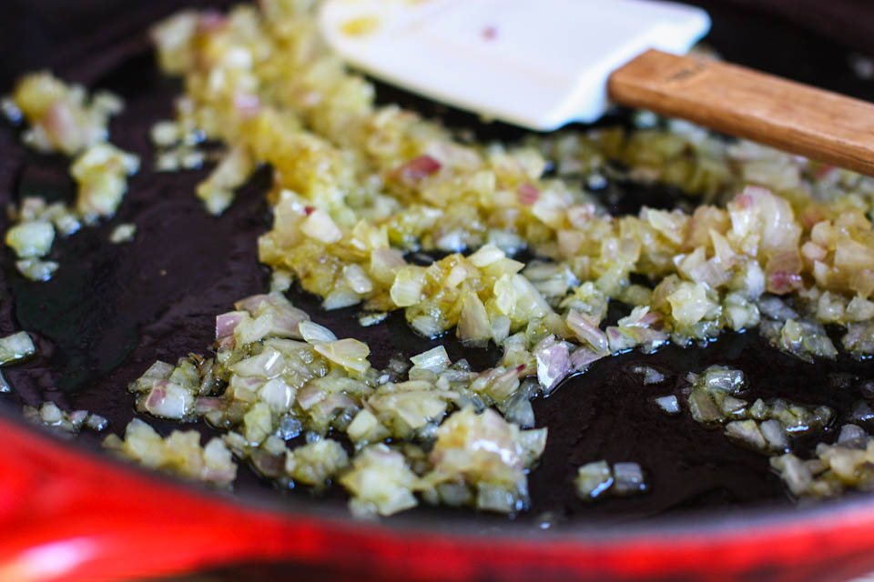 Tasty Kitchen Blog: Linguine and Clam Sauce. Guest post and recipe submitted by Jenna Weber of Eat, Live, Run.