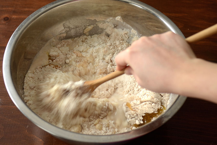 Tasty Kitchen Blog: No-Knead Dinner Rolls. Guest post by Erica Kastner, recipe submitted by TK member Terri of That's Some Good Cookin'.