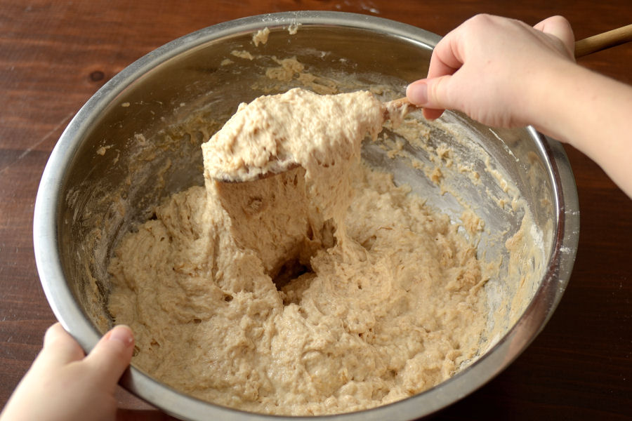 Tasty Kitchen Blog: No-Knead Dinner Rolls. Guest post by Erica Kastner, recipe submitted by TK member Terri of That's Some Good Cookin'.