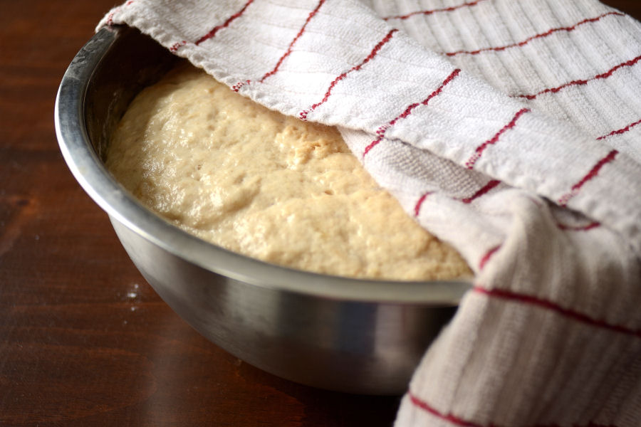 Tasty Kitchen Blog: No-Knead Dinner Rolls. Guest post by Erica Kastner, recipe submitted by TK member Terri of That's Some Good Cookin'.