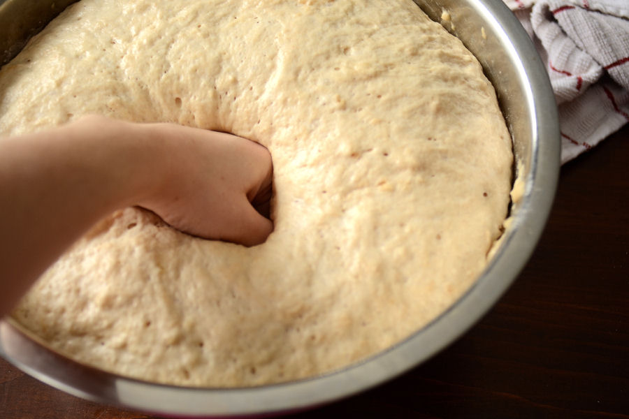 Tasty Kitchen Blog: No-Knead Dinner Rolls. Guest post by Erica Kastner, recipe submitted by TK member Terri of That's Some Good Cookin'.