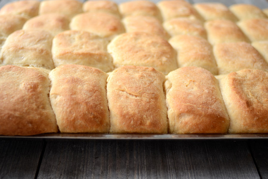 Tasty Kitchen Blog: No-Knead Dinner Rolls. Guest post by Erica Kastner, recipe submitted by TK member Terri of That's Some Good Cookin'.