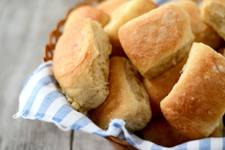 Tasty Kitchen Blog: No-Knead Dinner Rolls. Guest post by Erica Kastner, recipe submitted by TK member Terri of That's Some Good Cookin'.