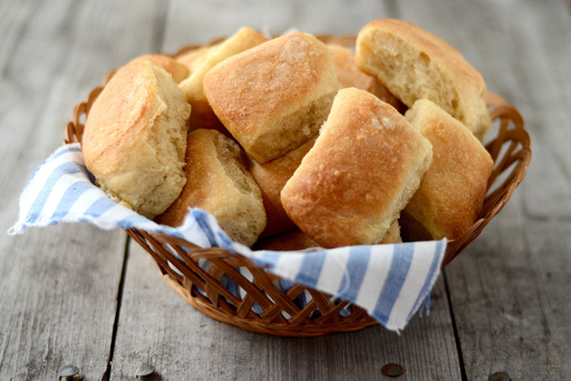 Tasty Kitchen Blog: No-Knead Dinner Rolls. Guest post by Erica Kastner, recipe submitted by TK member Terri of That's Some Good Cookin'.