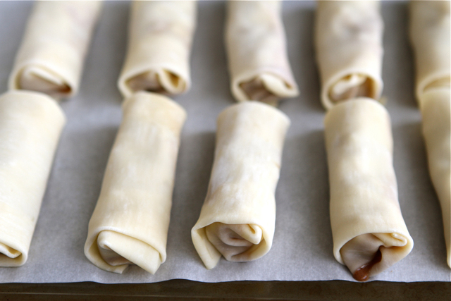 Tasty Kitchen Blog: Apple Pie Egg Rolls. Guest post by Dara Michalski of Cookin' Canuck, recipe submitted by TK member Maya of Alaska from Scratch.