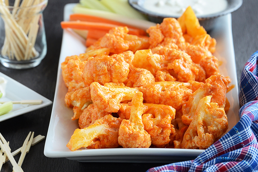 Tasty Kitchen Blog: Cauliflower Buffalo Wings. Guest post by Faith Gorsky of An Edible Mosaic, recipe submitted by TK member Shelbi Keith of Look Who's Cookin' Now.