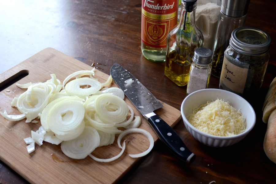 Tasty Kitchen Blog: French Onion Soup Grilled Cheese Sandwiches. Guest post by Erica Kastner of Cooking for Seven, recipe submitted by TK member Laurie of Simply Scratch. (Original recipe by Jessica of Portuguese Girl Cooks.)