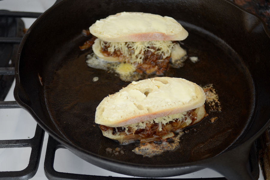 Tasty Kitchen Blog: French Onion Soup Grilled Cheese Sandwiches. Guest post by Erica Kastner of Cooking for Seven, recipe submitted by TK member Laurie of Simply Scratch. (Original recipe by Jessica of Portuguese Girl Cooks.)