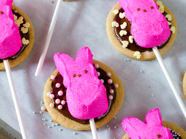 Tasty Kitchen Blog: Easter Cuteness. Easter S’mores Cookie Pops from TK member Sommer of A Spicy Perspective.