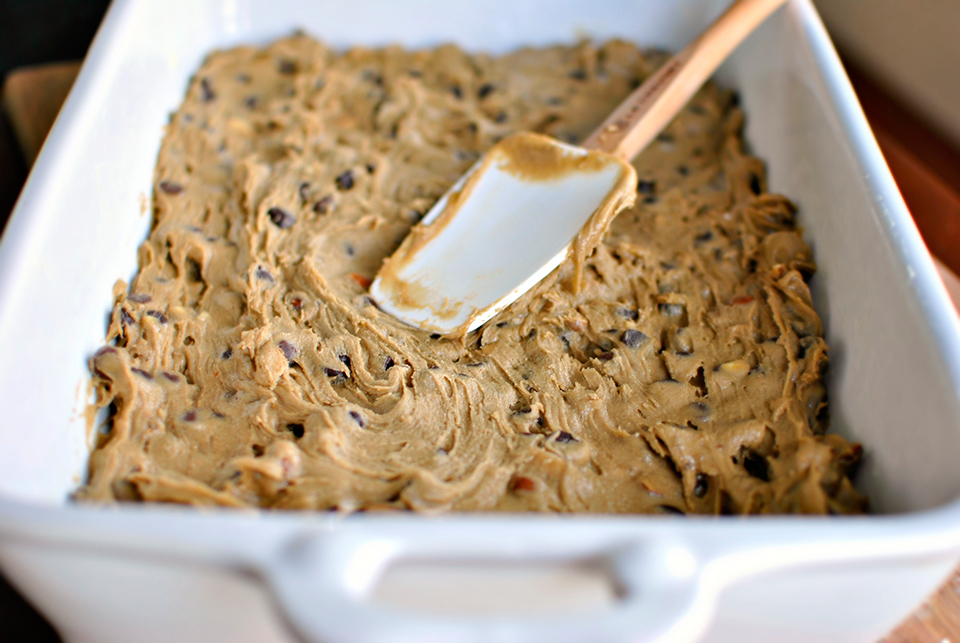 Tasty Kitchen Blog: Brown Butter Chocolate Chip Blondies. Guest post by Laurie McNamara of Simply Scratch, recipe submitted by TK member Sharon of Cheesy Pennies.