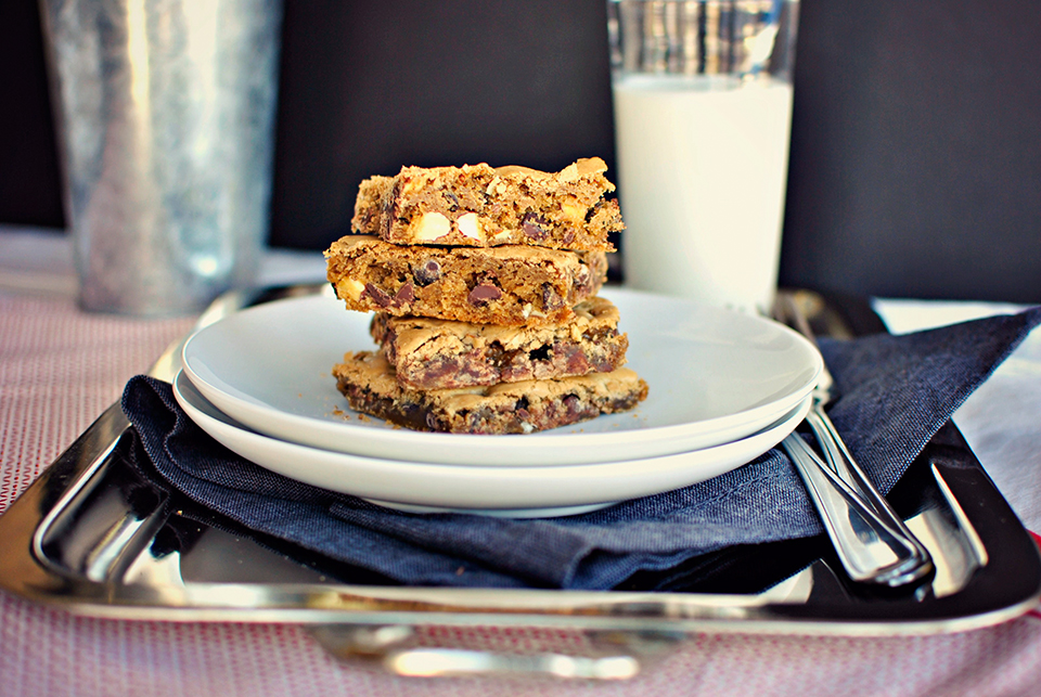 Tasty Kitchen Blog: Brown Butter Chocolate Chip Blondies. Guest post by Laurie McNamara of Simply Scratch, recipe submitted by TK member Sharon of Cheesy Pennies.