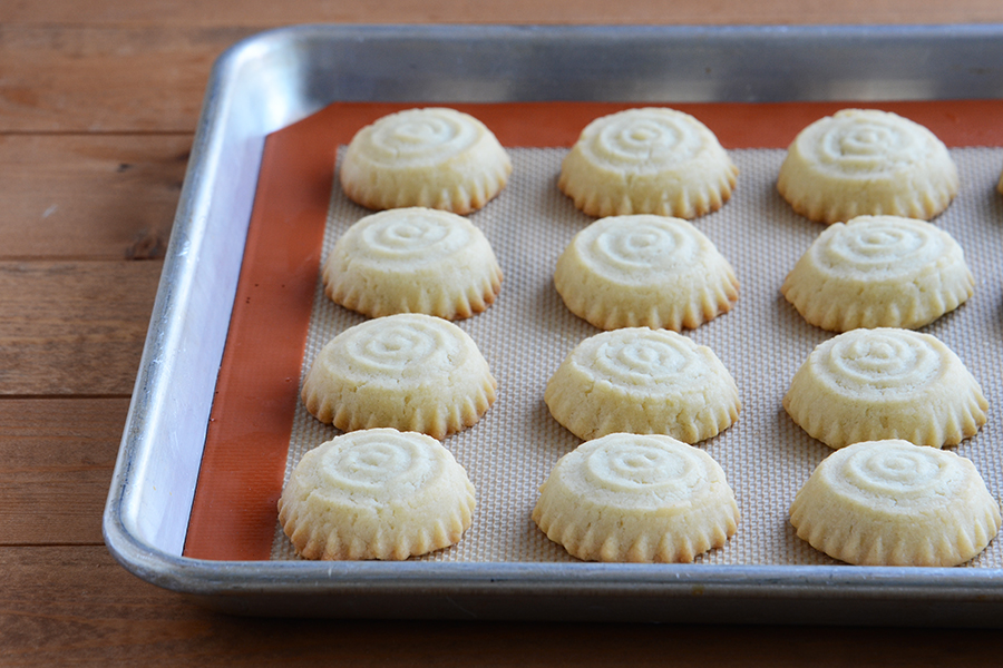 Tasty Kitchen Blog: Middle Eastern Date-Filled Cookies (Ma'amoul). Guest post by and recipe from by TK member Faith Gorsky of An Edible Mosaic.