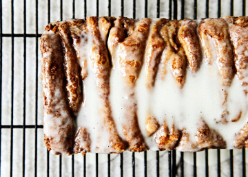 Tasty Kitchen Blog: Pull-Apart Bread. Guest post by Jessica Merchant of How Sweet It Is, recipe submitted by TK member Fanny of Oh Sweet Day!