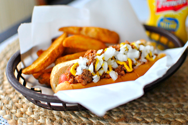 Tasty Kitchen Blog: The Theme is Hot Dogs! (Detroit-Style Coney Dogs by Laurie McNamara of Simply Scratch)