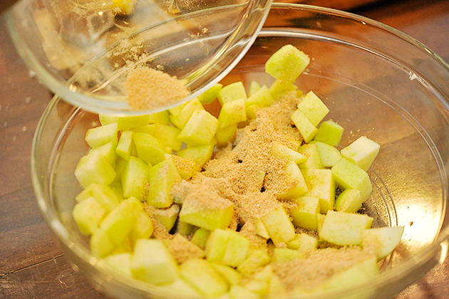 Tasty Kitchen Blog: Apple Pie Dip. Guest post by Georgia Pellegrini, recipe submitted by TK member Jennifer of Mother Thyme.