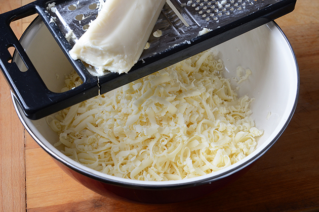 Tasty Kitchen Blog: Chicken Alfredo Garlic Bread Pizza. Guest post by Faith Gorsky of An Edible Mosaic, recipe submitted by TK member Jennifer of Mother Thyme.