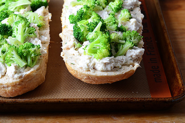 Tasty Kitchen Blog: Chicken Alfredo Garlic Bread Pizza. Guest post by Faith Gorsky of An Edible Mosaic, recipe submitted by TK member Jennifer of Mother Thyme.