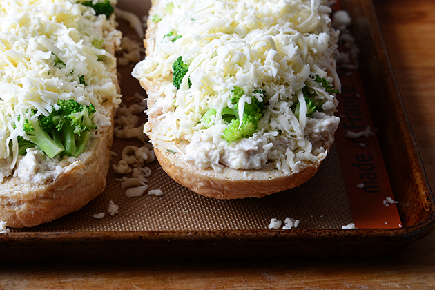 Tasty Kitchen Blog: Chicken Alfredo Garlic Bread Pizza. Guest post by Faith Gorsky of An Edible Mosaic, recipe submitted by TK member Jennifer of Mother Thyme.