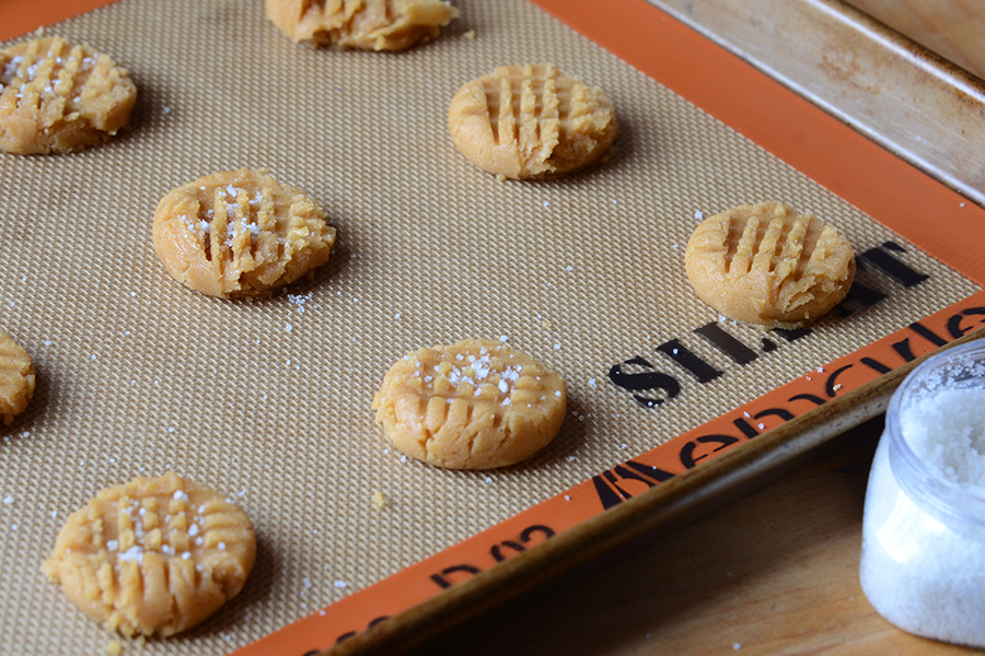 Tasty Kitchen Blog: Gluten Free Peanut Butter Cookies and Easy Nutella Cookies with Sea Salt