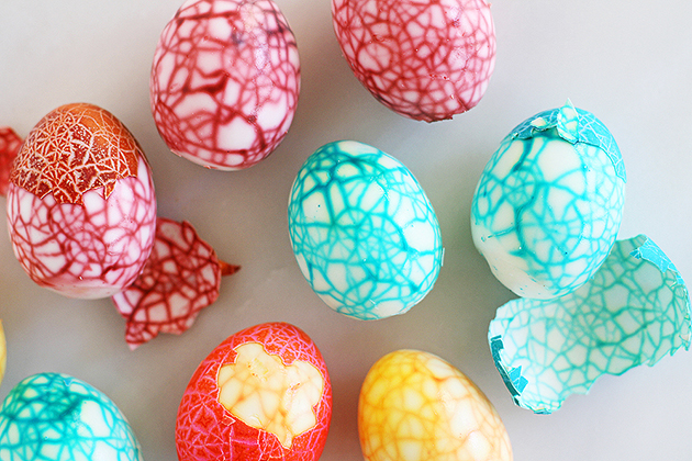 Tasty Kitchen Blog: Looks Lovely! (Crackled Easter Eggs, submitted by Stephanie of Girl Versus Dough.)