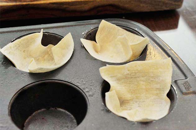 Tasty Kitchen Blog: Skinny Crab Rangoon. Guest post by Georgia Pellegrini, recipe submitted by TK member Dara of Generation Y Foodie.