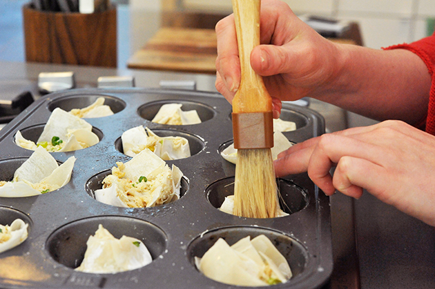 Tasty Kitchen Blog: Skinny Crab Rangoon. Guest post by Georgia Pellegrini, recipe submitted by TK member Dara of Generation Y Foodie.